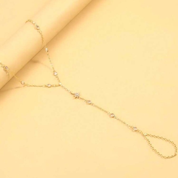 NEW Gold Star Connected Finger Chain Hand
Bracelet with cubic zirconia d… - Picture 2 of 6